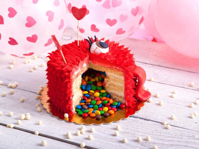 PINATA CAKE1